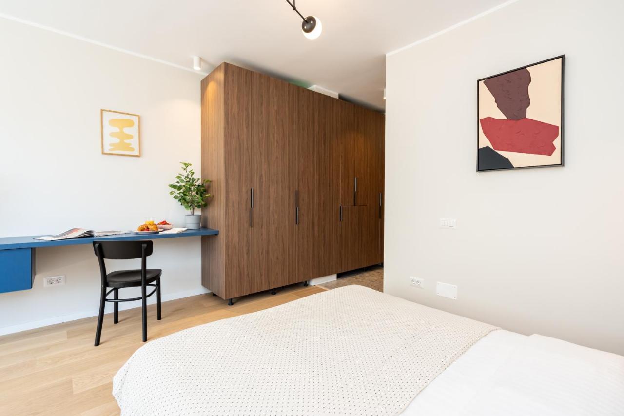 Elegant Studio In The Heart Of The Town Bucharest Exterior photo